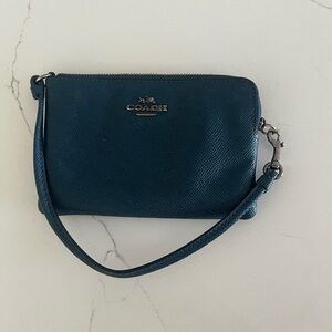 Coach Corner Zip Wristlet Wallet Turquoise Pebble Leather
